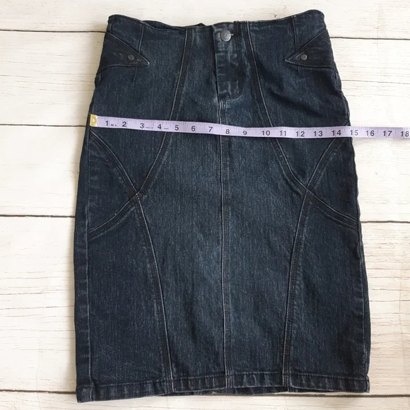 Ricki's Dark Denim Jean Skirt Size 2 Fall Urban Cowgirl Western Business Casual - Picture 5 of 7